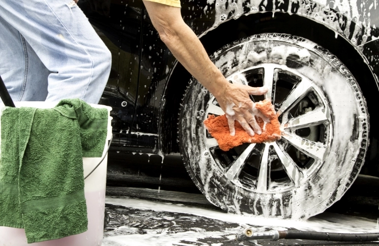 mycie felg w samochodzie